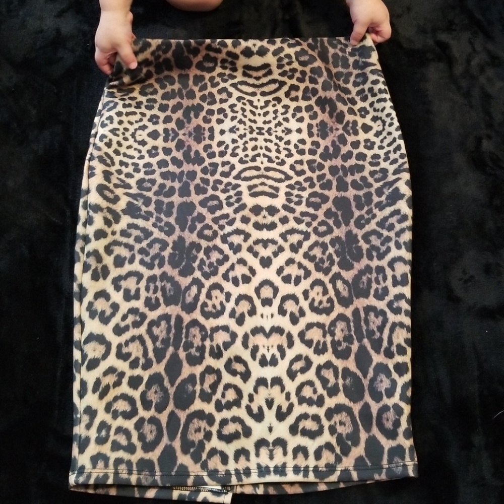 Cheetah print pencil skirt